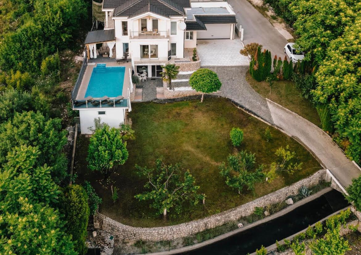 Ferienhaus Siroki Brijeg Екстер'єр фото