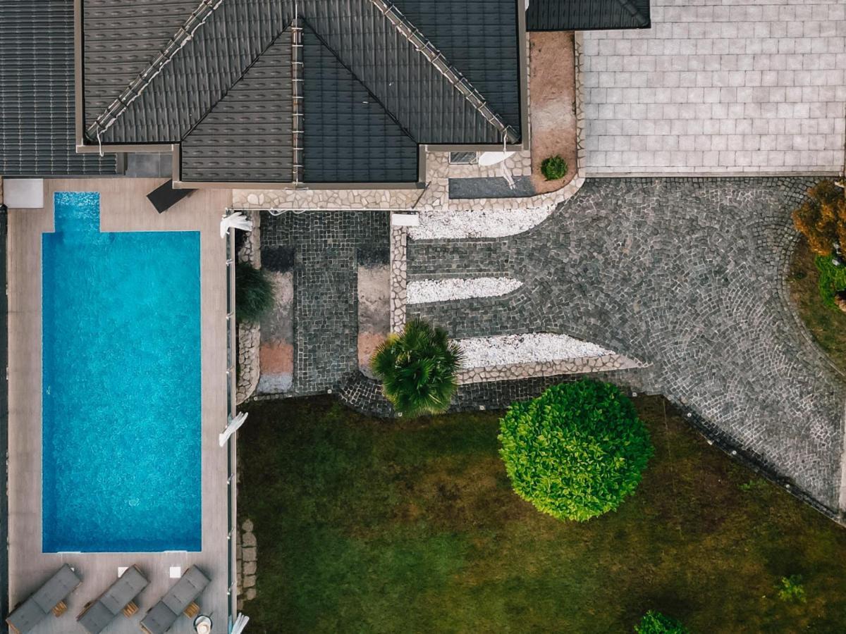 Ferienhaus Siroki Brijeg Екстер'єр фото