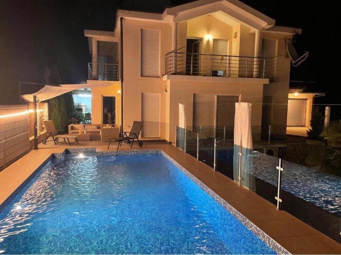 Ferienhaus Siroki Brijeg Екстер'єр фото