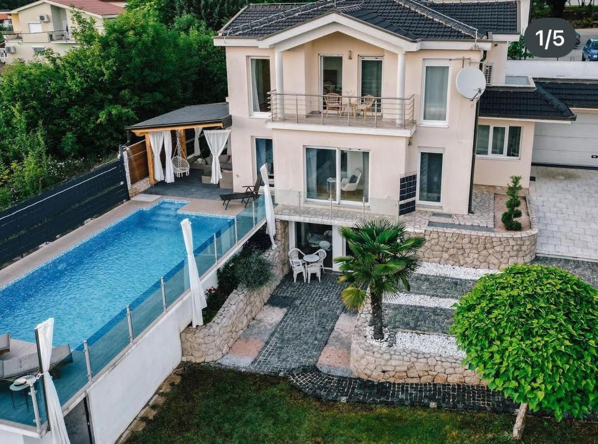 Ferienhaus Siroki Brijeg Екстер'єр фото